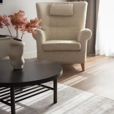 Metro Kabaty Elegant By Bookinghost * ורשה