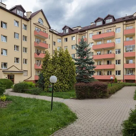 Metro Kabaty Elegant Apartment Warsaw