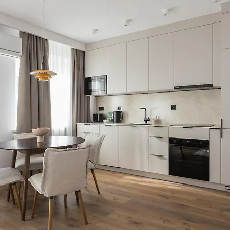 Metro Kabaty Elegant By Bookinghost *