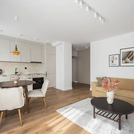 Metro Kabaty Elegant Apartment
