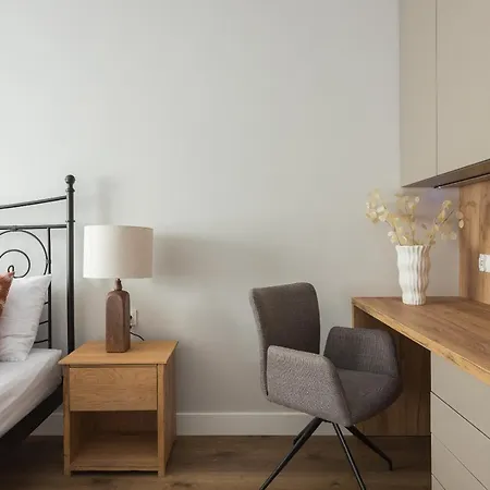 Metro Kabaty Elegant Apartment Warsaw