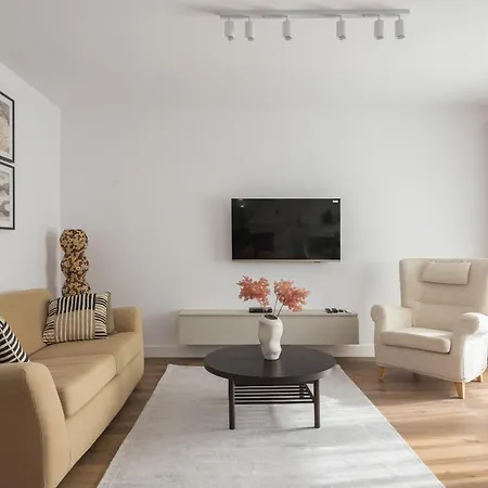 Metro Kabaty Elegant Apartment