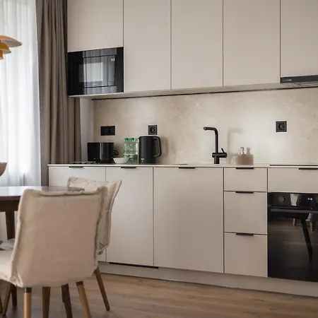 Metro Kabaty Elegant By Bookinghost *