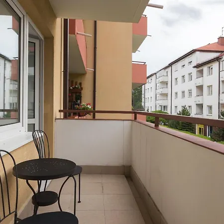 Metro Kabaty Elegant By Bookinghost * Warschau