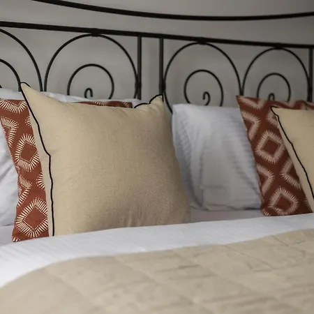 Metro Kabaty Elegant Apartment *