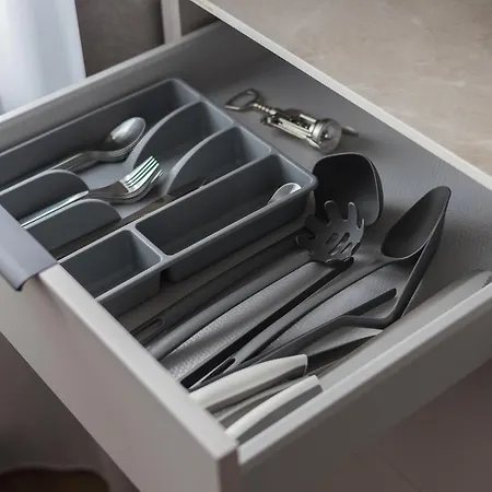 Metro Kabaty Elegant By Bookinghost * Warschau