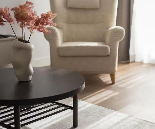 Metro Kabaty Elegant By Bookinghost * ワルシャワ