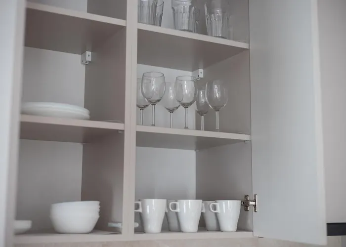 Metro Kabaty Elegant By Bookinghost * ワルシャワ